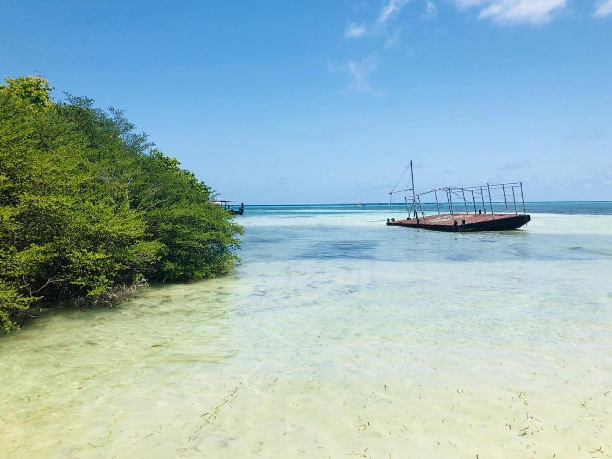 Kanborani Huraa Buitenkant foto